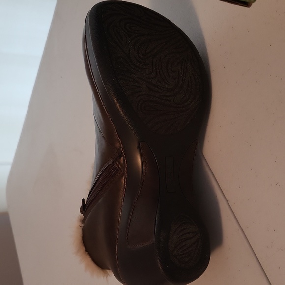 JBU by Jambu Size 7.5 Mila Booties - Picture 6 of 6